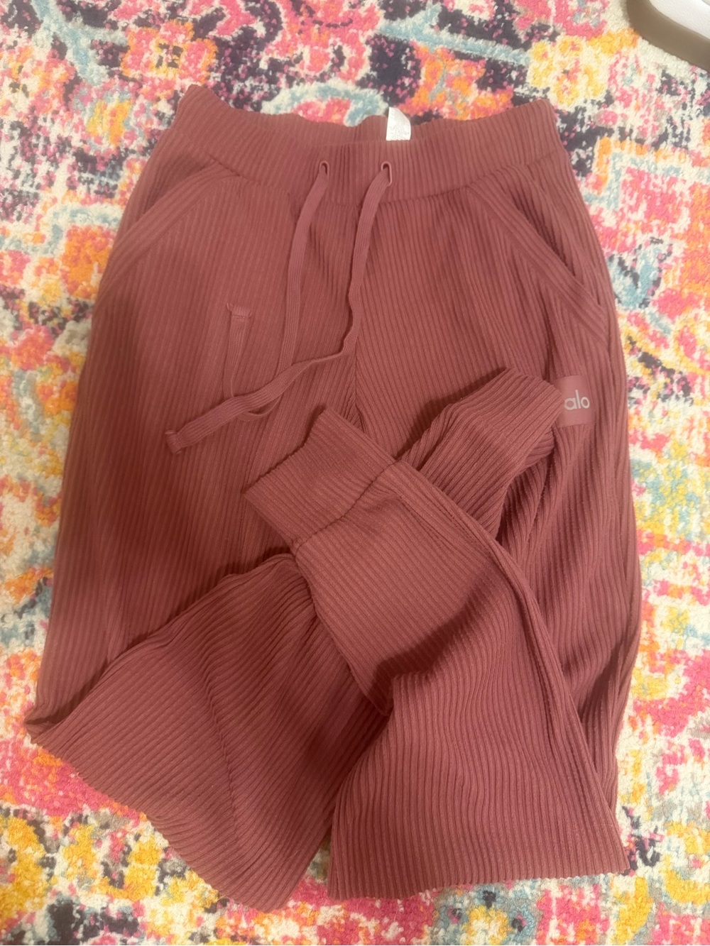 ALO Yoga Ribbed Joggers - Mauve Brown